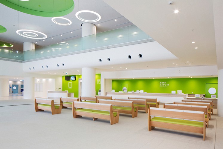 于細(xì)微處見關(guān)懷——醫(yī)院標(biāo)識導(dǎo)視系統(tǒng)的人性化設(shè)計